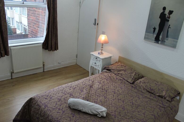 Advo Aparts Guest Hotel Leeds