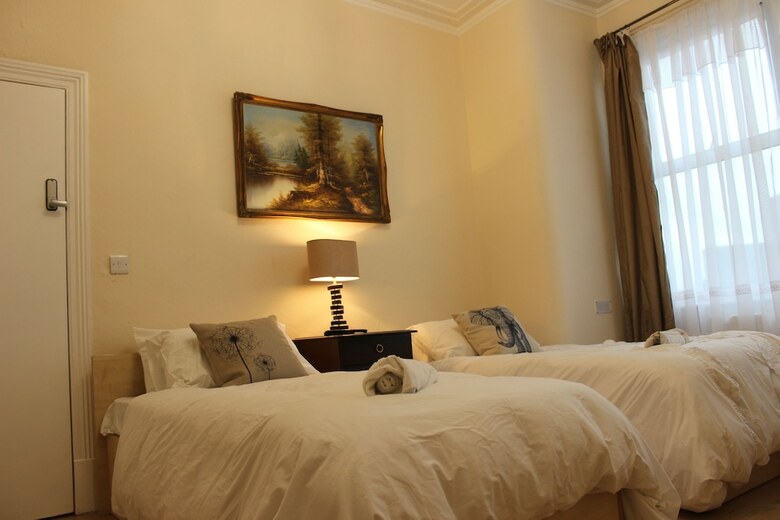 Advo Aparts Guest Hotel Leeds