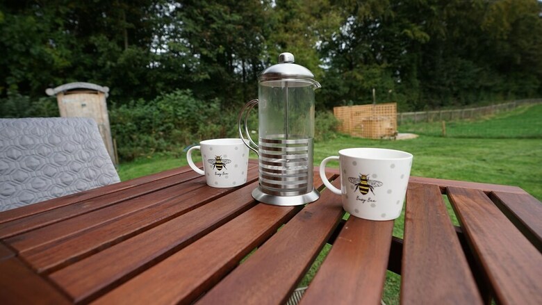 Beehive @ Westcote Glamping- Campsite