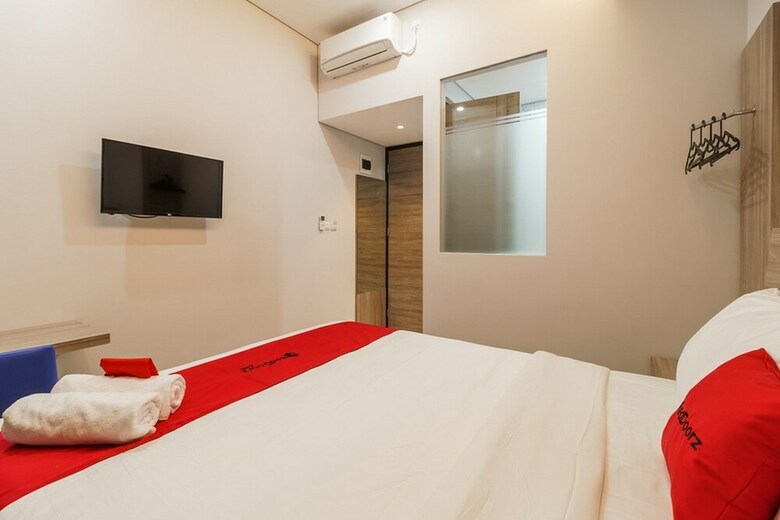 Hostal Reddoorz Plus Near Senayan City