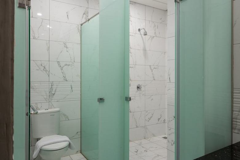 Hostal Reddoorz Plus Near Senayan City