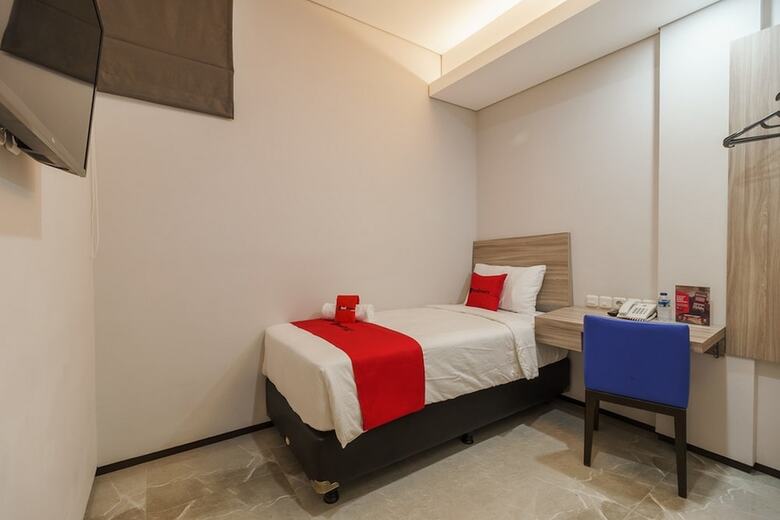 Hostal Reddoorz Plus Near Senayan City