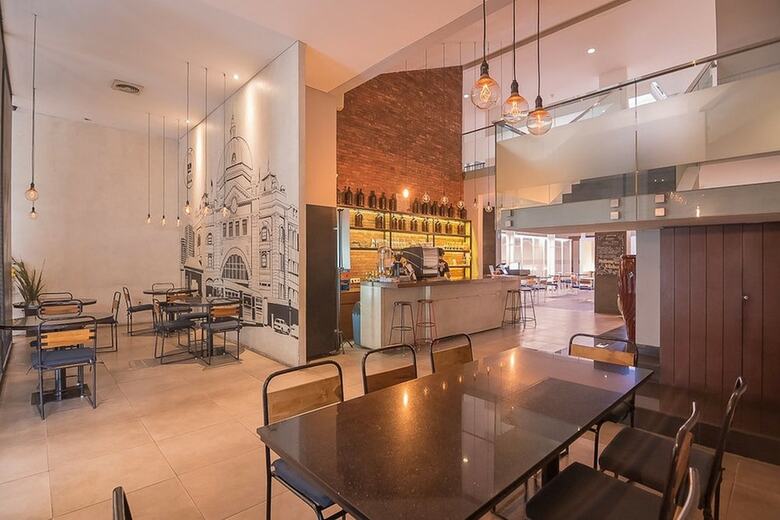 Hotel Reddoorz Plus @ Cipaganti Street 3