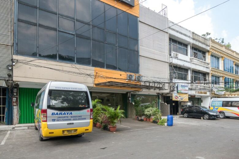Hotel Reddoorz @ Tebet Barat 2