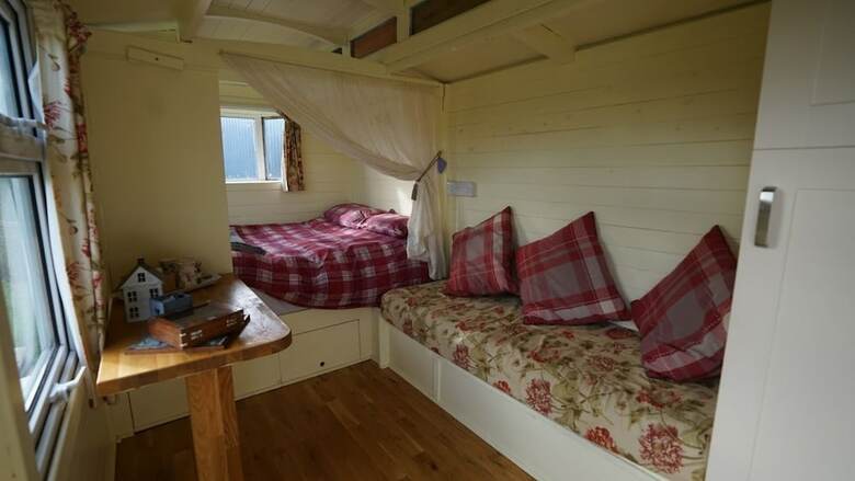 Cabana Showman's Hut @ Westcote