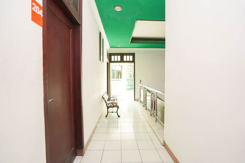 Hostal Oyo 1225 Hotel Dibino