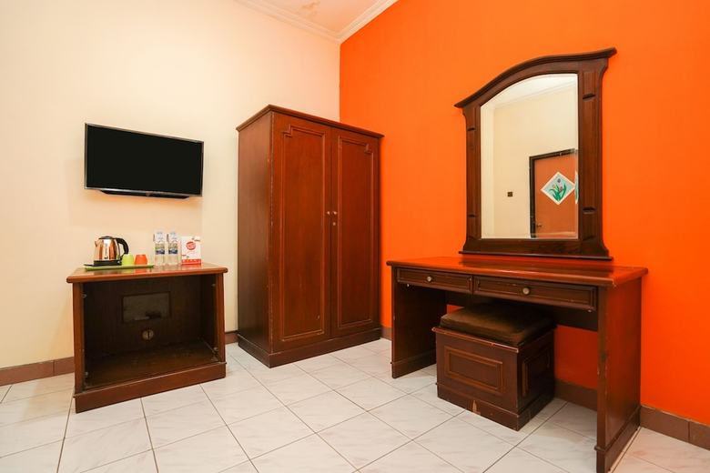 Hostal Oyo 1225 Hotel Dibino