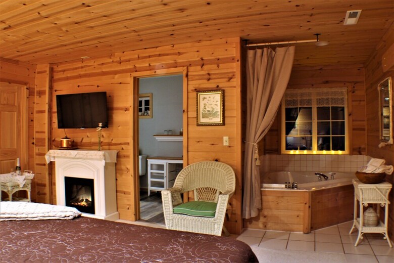 Bed & Breakfast River Road Venue & Lodging