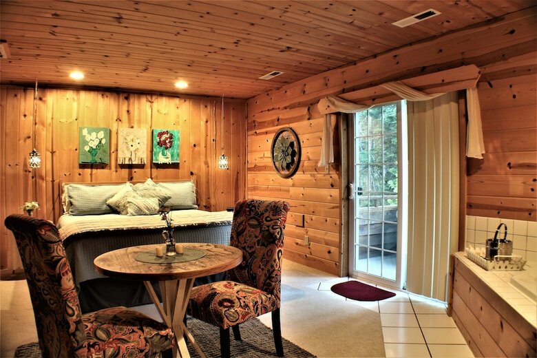 Bed & Breakfast River Road Venue & Lodging