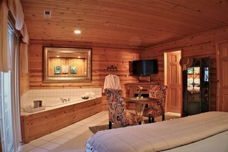 Bed & Breakfast River Road Venue & Lodging