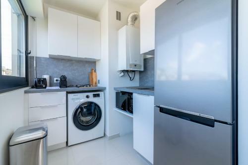 Cannes Apartment Next To La Croisette And Beach