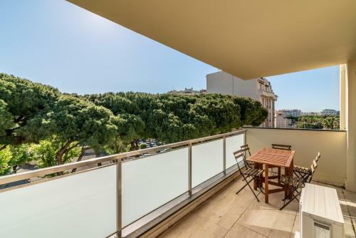 Cannes Apartment Next To La Croisette And Beach
