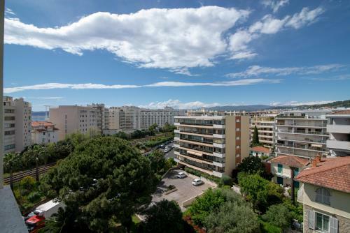 Cannes Apartment Next To La Croisette And Beach