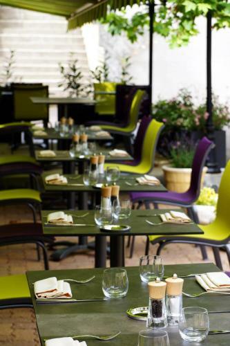 Hotel Logis Les Terrasses De Corton
