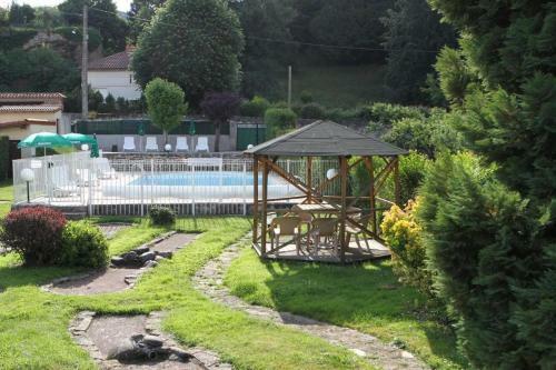 Hotel Les Portes Du Cantal
