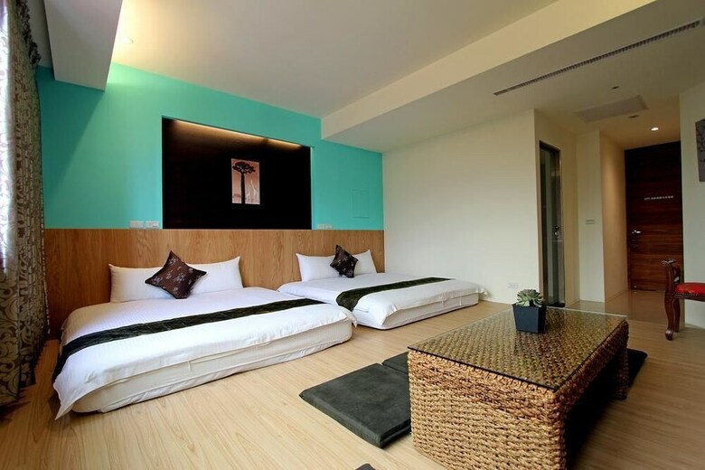 Hotel 572 Happy House