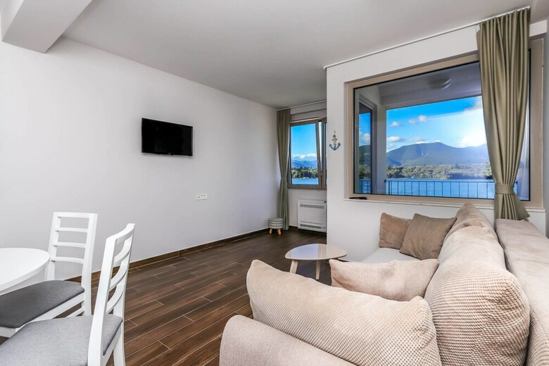 Aparthotel Apartments Maestral