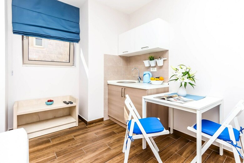 Aparthotel Apartments Maestral