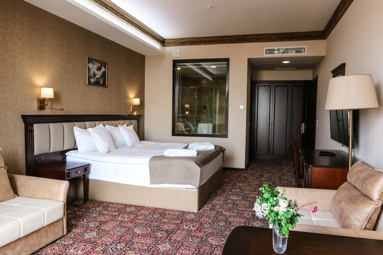 Konyak Hotel