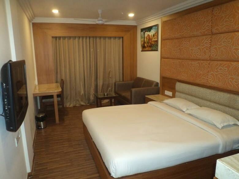 Hotel Lords Eco Inn, Gandhidham