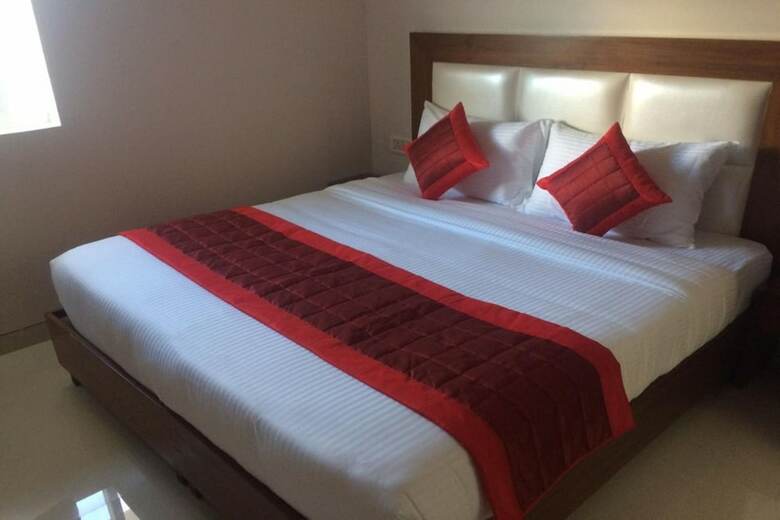 Hotel Taksh Residency