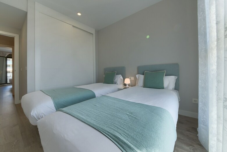 Apartamentos Holidays2 Malaga Ciza�a