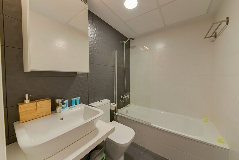 Apartamentos Holidays2 Malaga Ciza�a