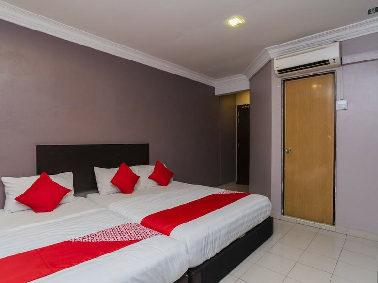 Oyo 44027 Golden Horse Hotel