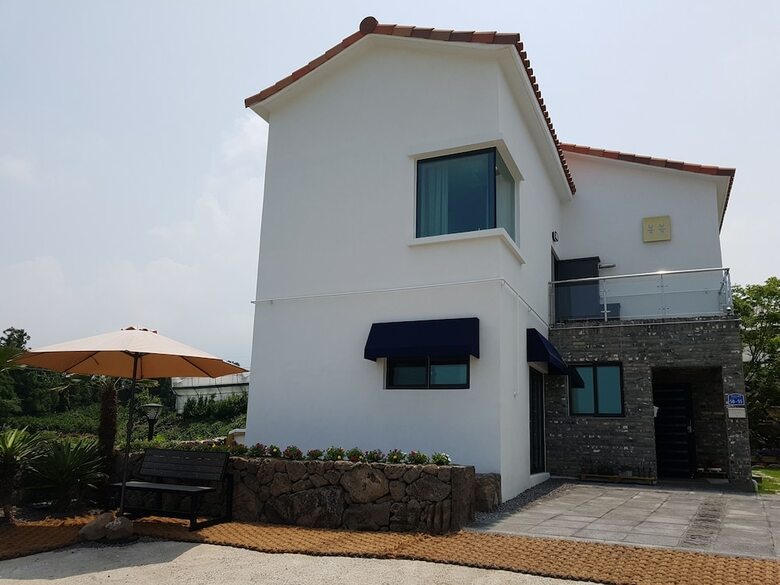 Hotel Bombom Guesthouse