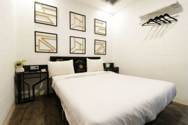 Hotel Sanrina Makassar