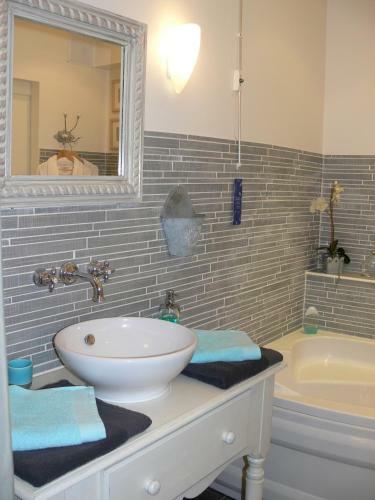 Bed & Breakfast Maison D'h�te La Tourette