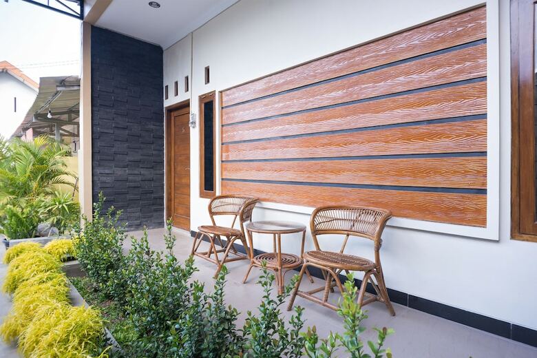 Hostal Oyo 1226 Al Abror Homestay
