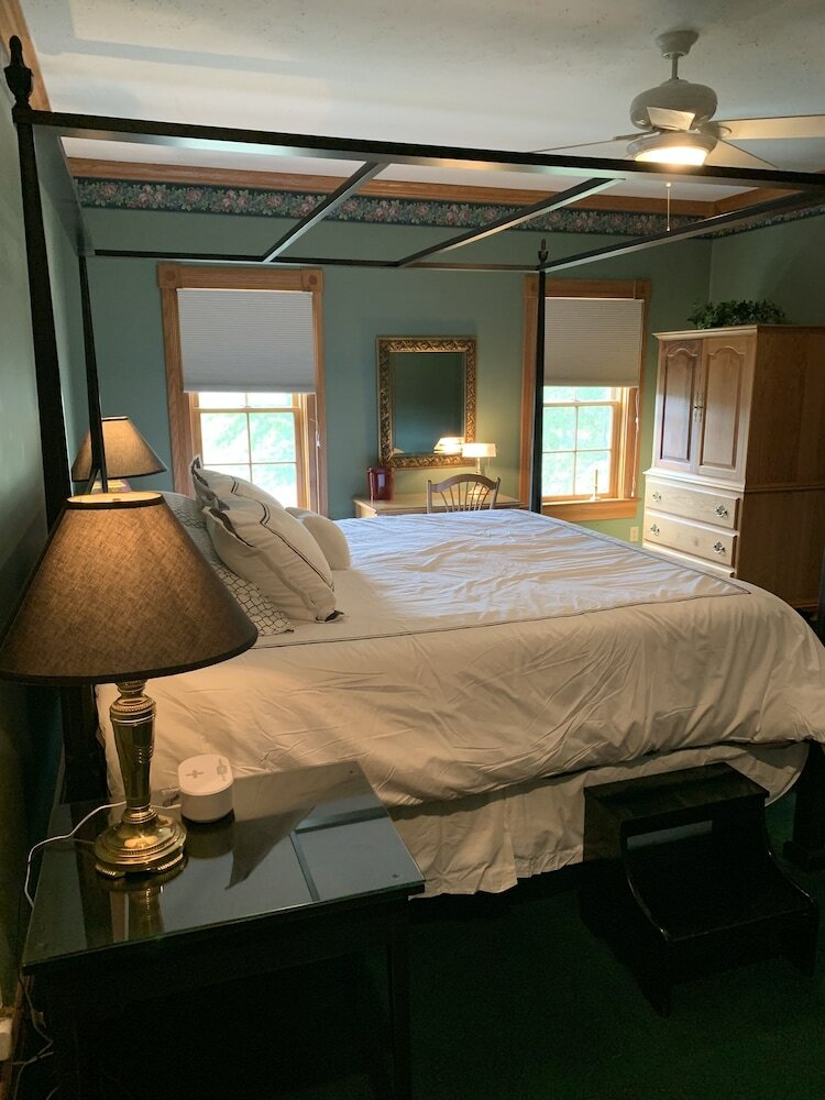 Bed & Breakfast Biddle Point Inn & Event Venue