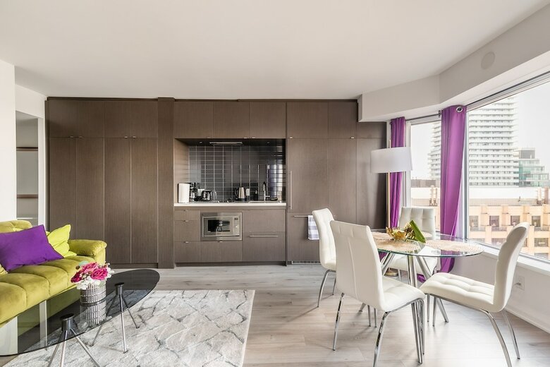 Simply Comfort Charming Yorkville Condos