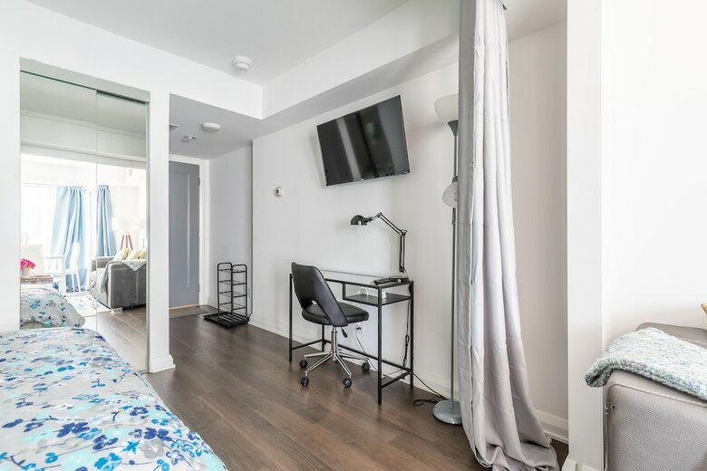 Simply Comfort Charming Yorkville Condos