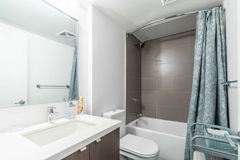 Simply Comfort Charming Yorkville Condos