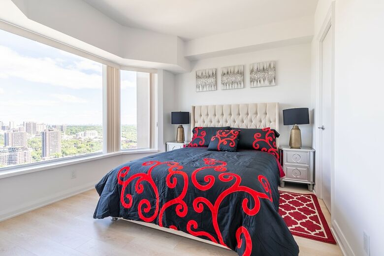 Simply Comfort Charming Yorkville Condos