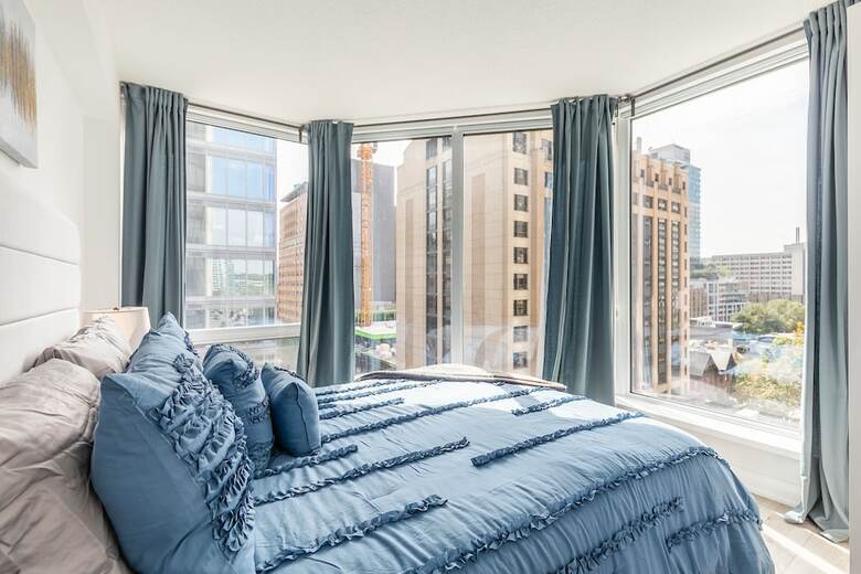 Simply Comfort Charming Yorkville Condos
