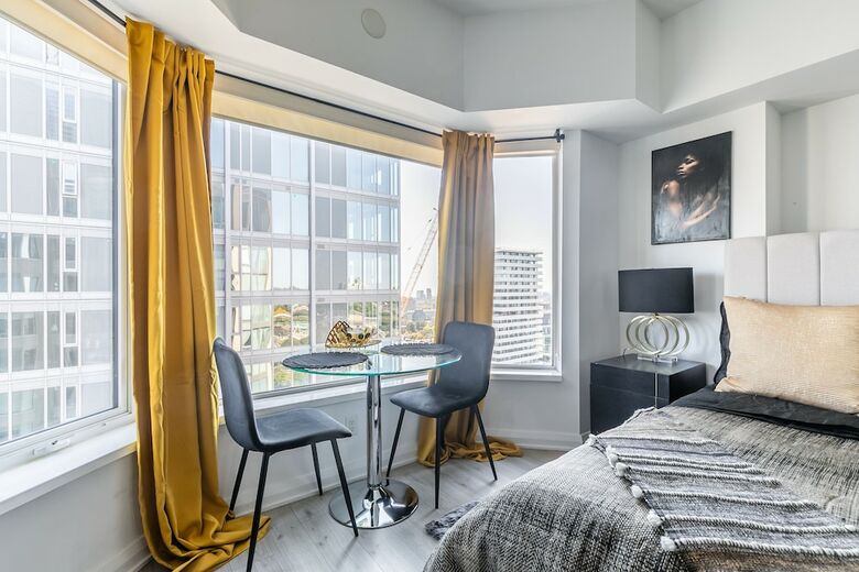 Simply Comfort Charming Yorkville Condos