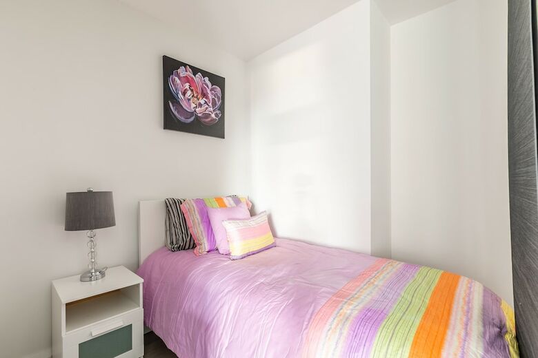 Simply Comfort Charming Yorkville Condos