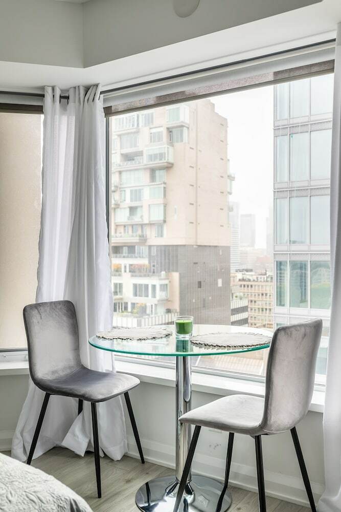 Simply Comfort Charming Yorkville Condos