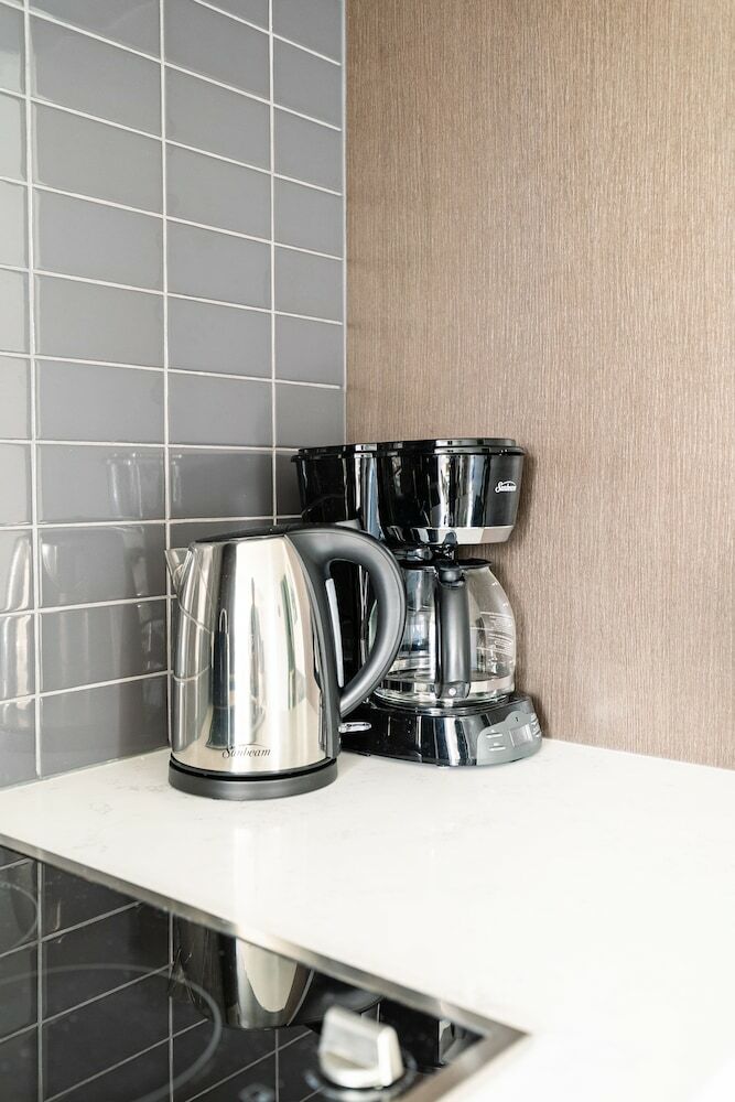 Simply Comfort Charming Yorkville Condos