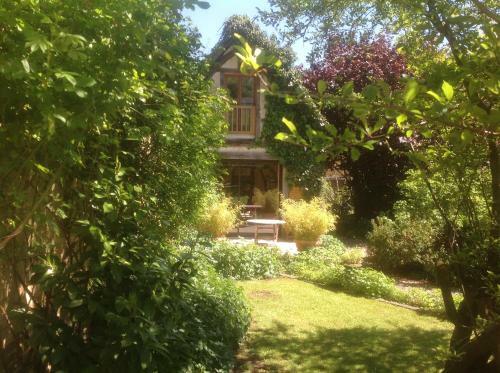 Bed & Breakfast Au Fond Du Jardin Maison D'h�tes