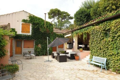 Hostal Aux Berges Du Canal