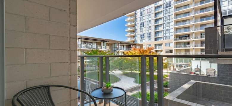 Spacious 1-bedroom Apartment With Parking