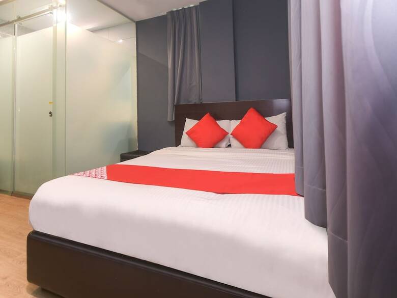 Oyo 44052 Seven Hotel