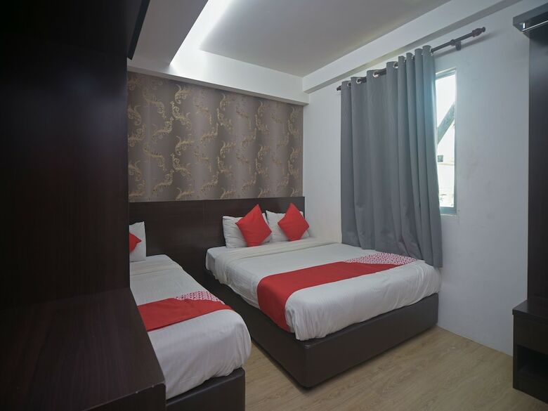 Oyo 44052 Seven Hotel