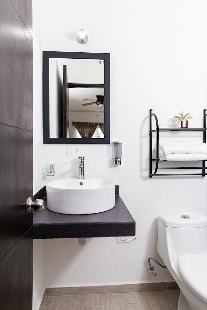 Santa Fe Studios And Suites By The Spot