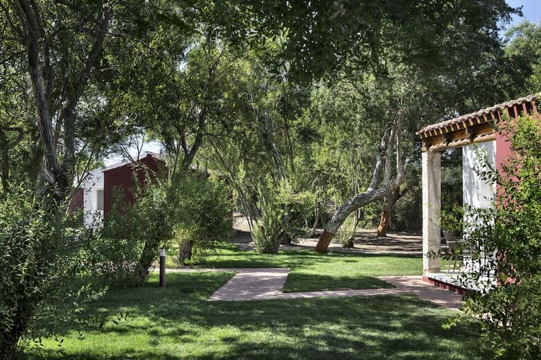 Hotel Li Neuli Country Club