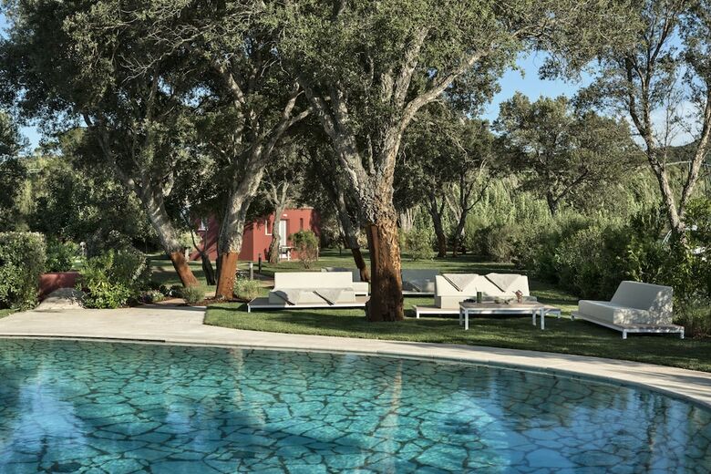 Hotel Li Neuli Country Club